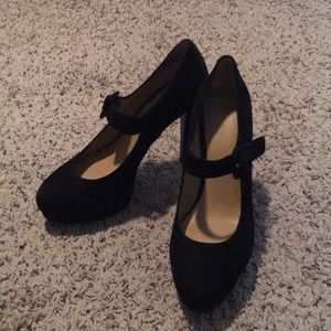 Nine West black suede Mary Janes! Size 6. EUC